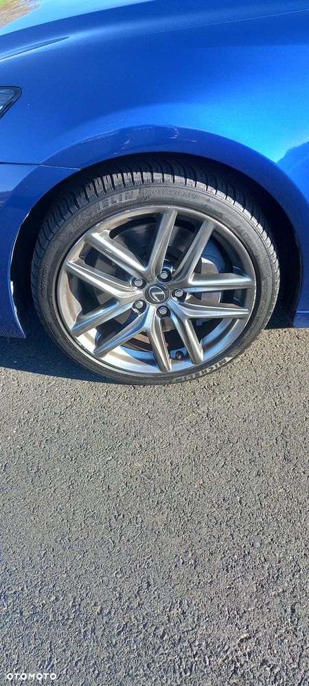 Lexus IS 200t / 300 F Sport - 4