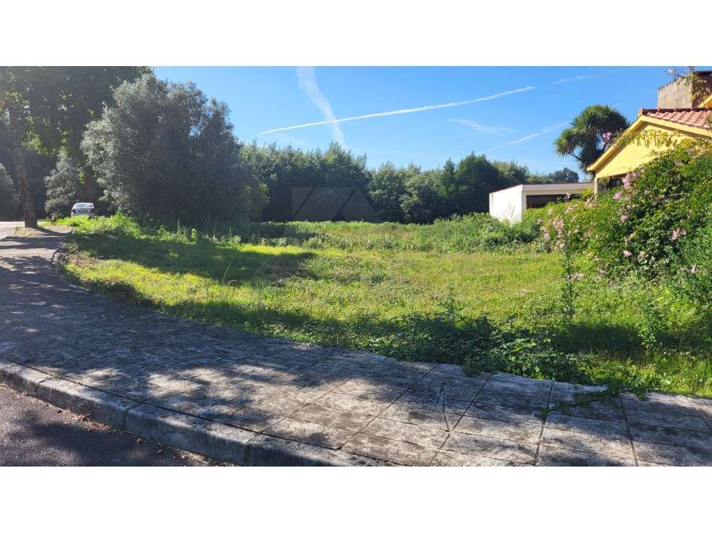 Lote de Terreno no centro da Vila - Grande imagem: 2/5