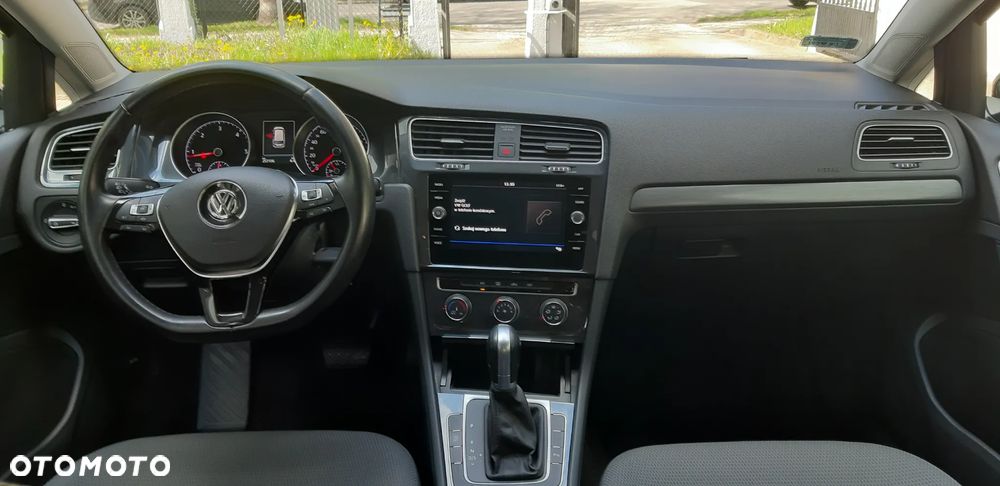 Volkswagen Golf - 10