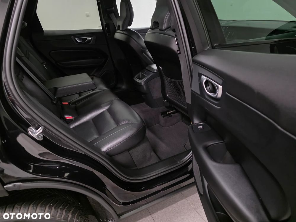 Volvo XC 60 B4 D Geartronic RDesign - 31