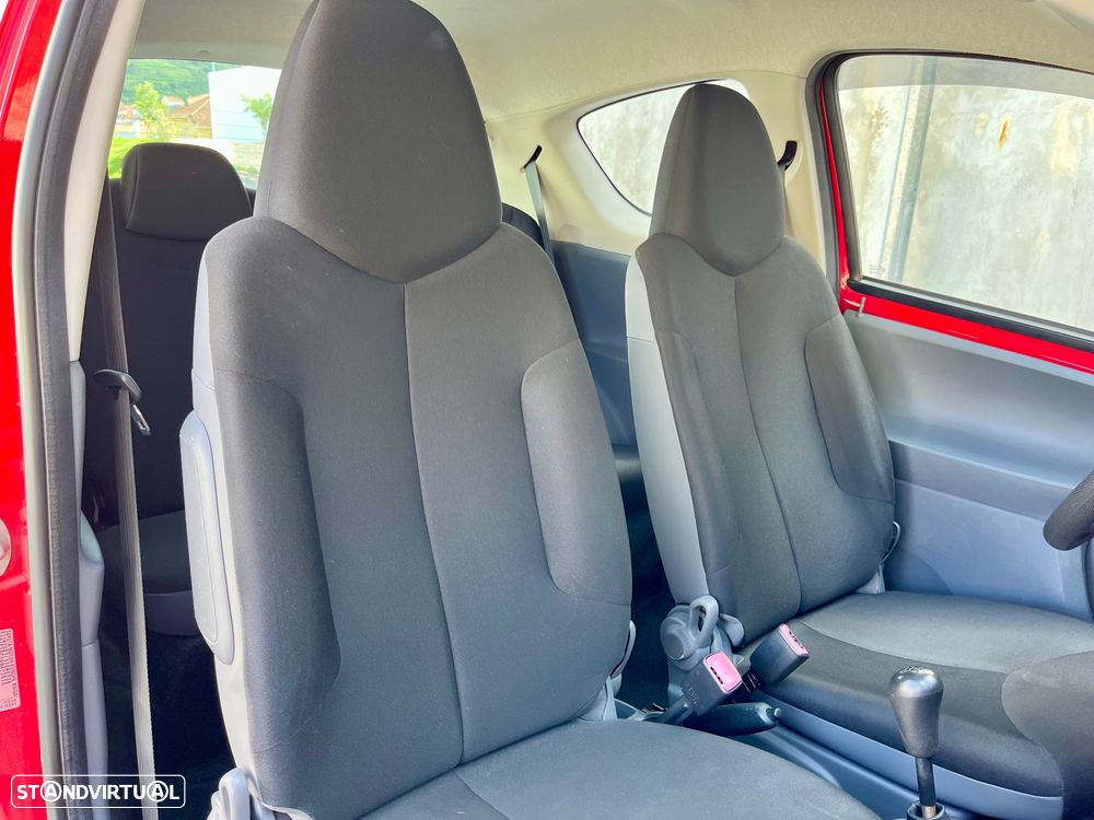 Toyota Aygo 1.0 Red Edition - 27