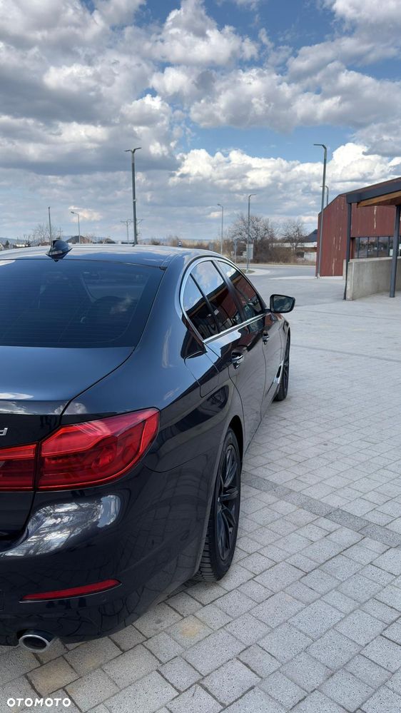 BMW Seria 5 520d xDrive - 6