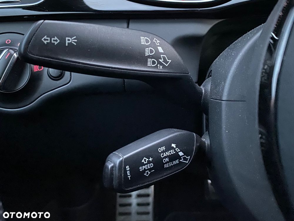 Audi RS4 Avant Standard - 23