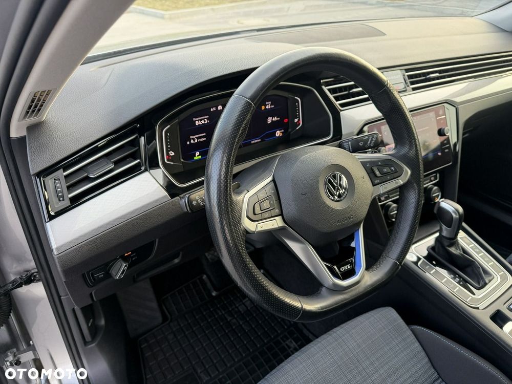 Volkswagen Passat - 19
