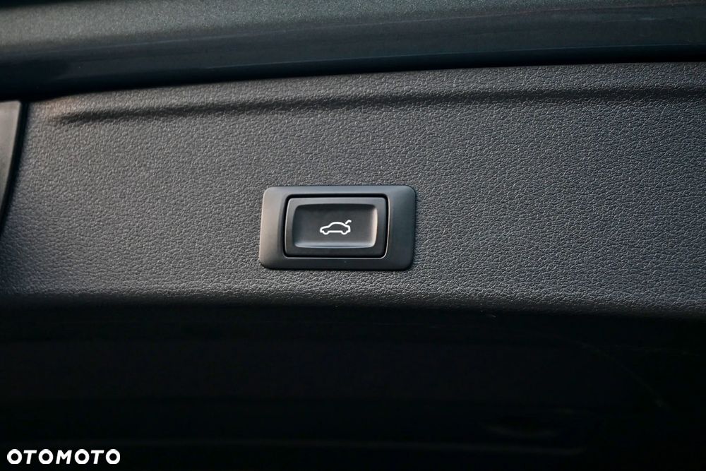 Audi A4 Avant 2.0 TDI ultra S tronic sport - 40