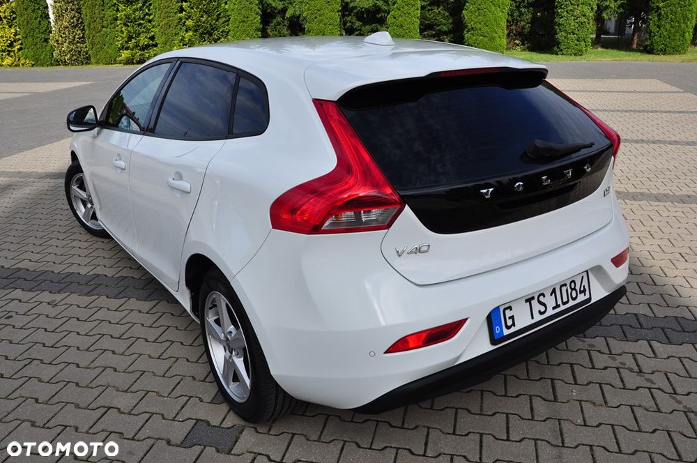 Volvo V40 D2 Momentum - 25