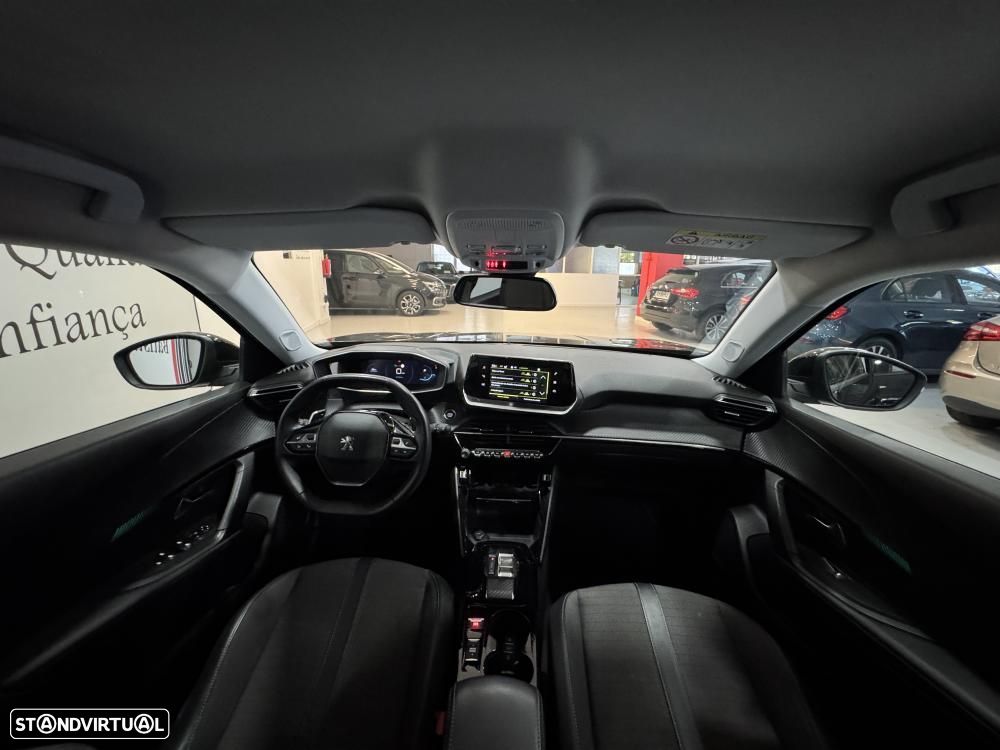 Peugeot 2008 1.2 PureTech Allure EAT8 - 39