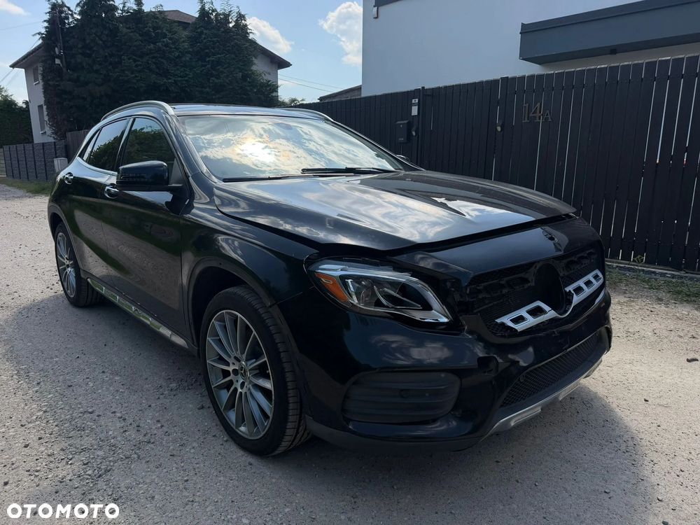 Mercedes-Benz GLA 250 4Matic 8G-DCT AMG Line - 1