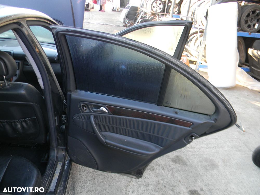 Dezmembrari  Mercedes-Benz C-CLASS (W203)  2000  > 2007 C 200 CDI (20 - 24