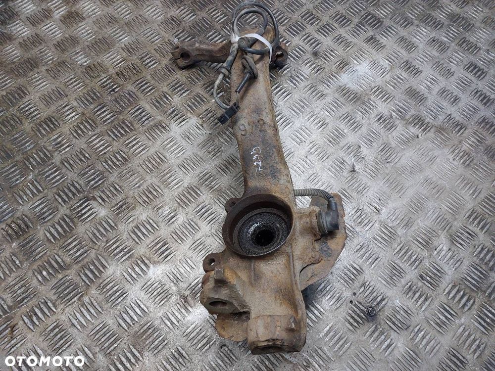 PIASTA ZWROTNICA LEWY PRZÓD AUDI A4 B5 1.8 20V 8D0407257S - 3