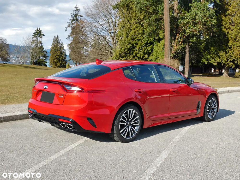 Kia Stinger - 9