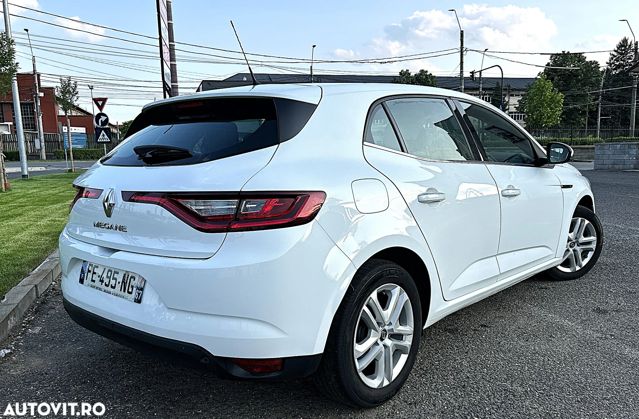 Renault Megane TCe 115 GPF ZEN - 2
