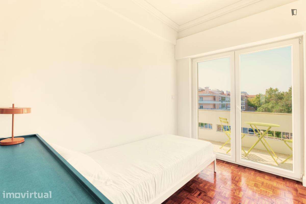 Quarto - localizado em Benfica Lisbon - Grande imagem: 2/19