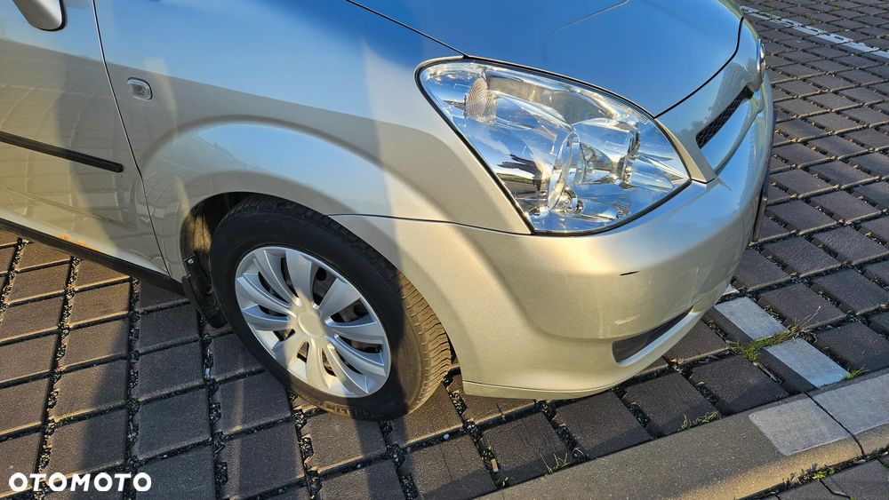 Toyota Corolla Verso - 6