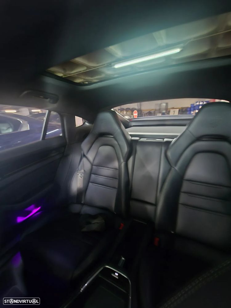 Porsche Panamera 4 E-Hybrid 10 Years Edition - 21