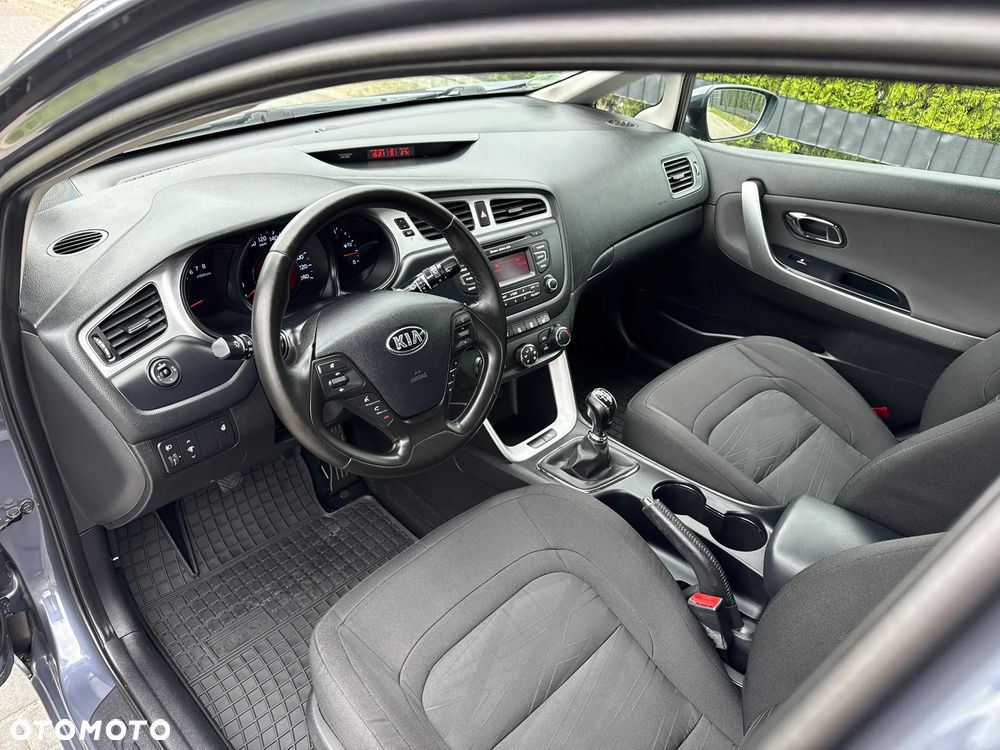 Kia Ceed 1.4 CVVT Dream-Team Edition - 10