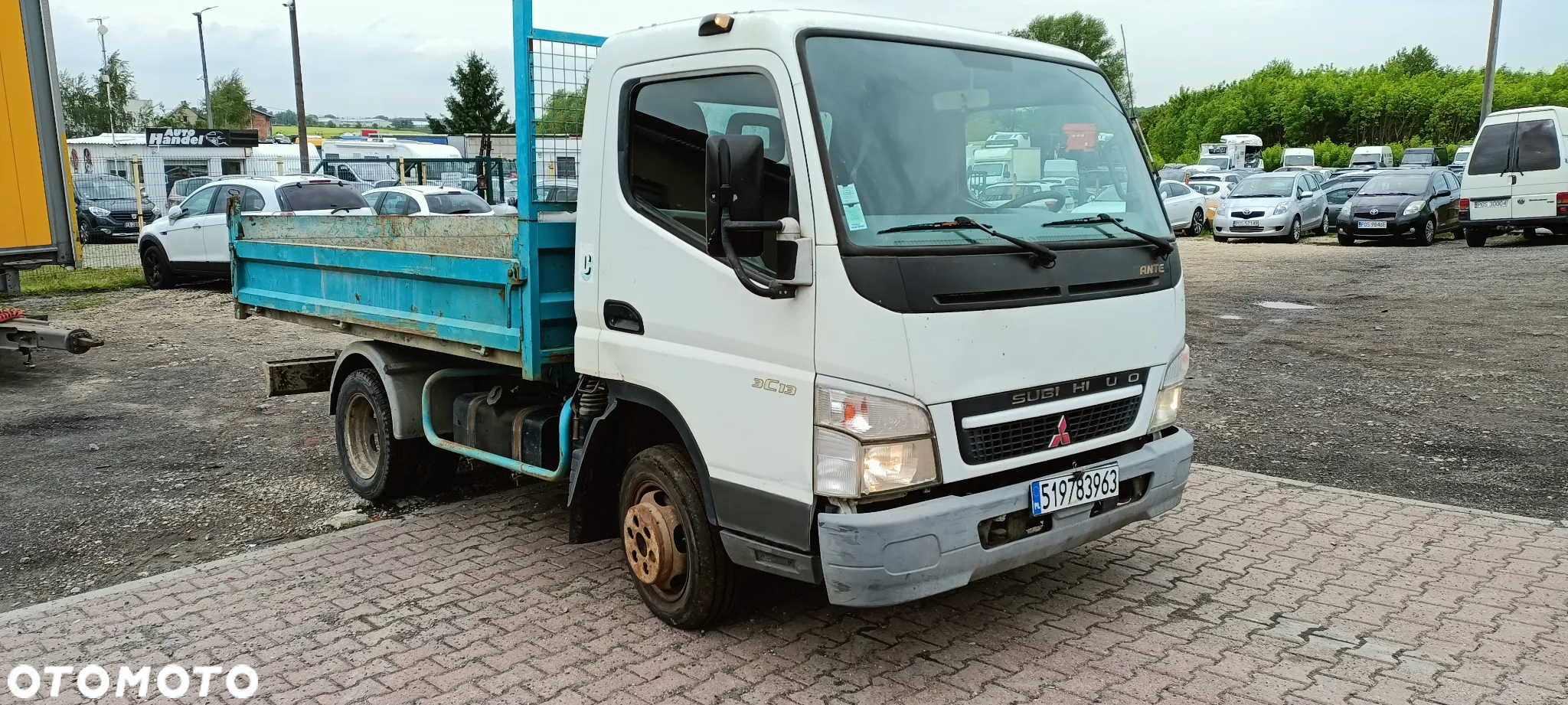 Mitsubishi Fuso CANTER - 4