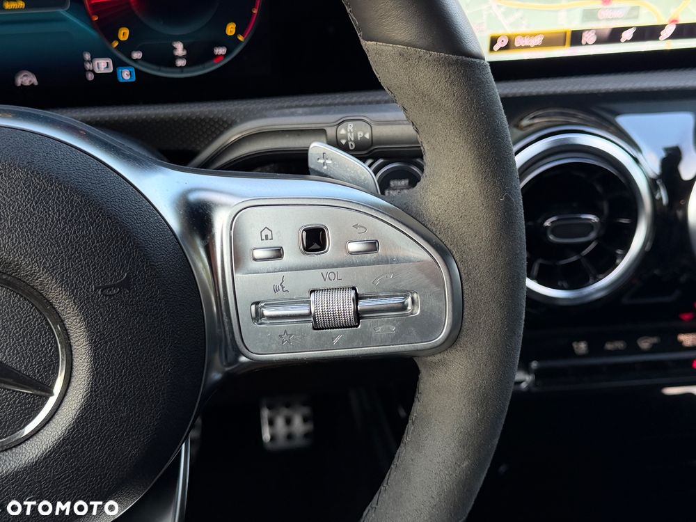 Mercedes-Benz CLA 200 d AMG Line 8G-DCT - 21