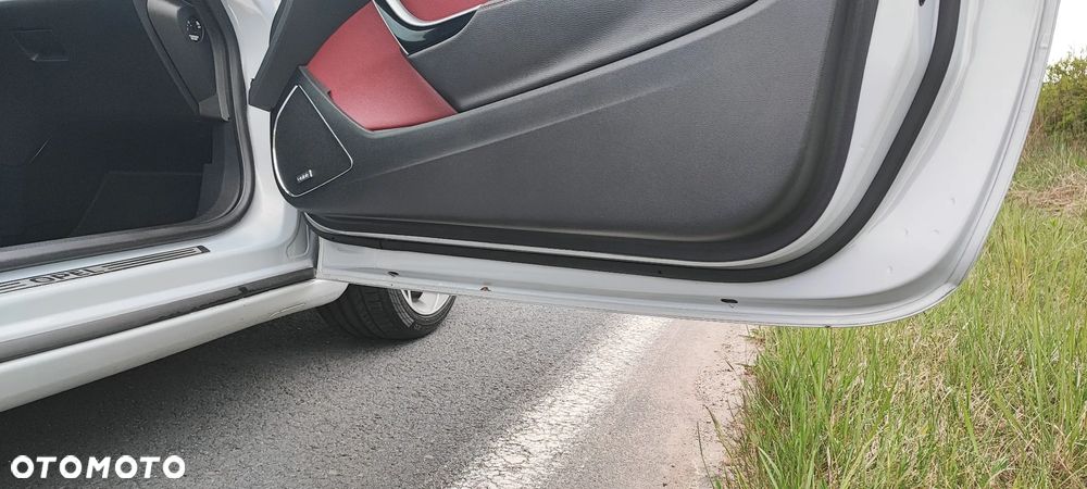 Opel Astra 1.6 Turbo Edition - 29