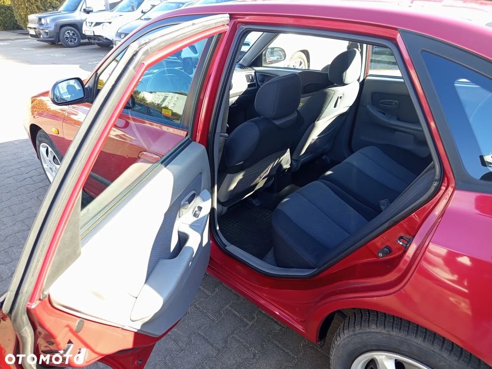 Hyundai Elantra - 18