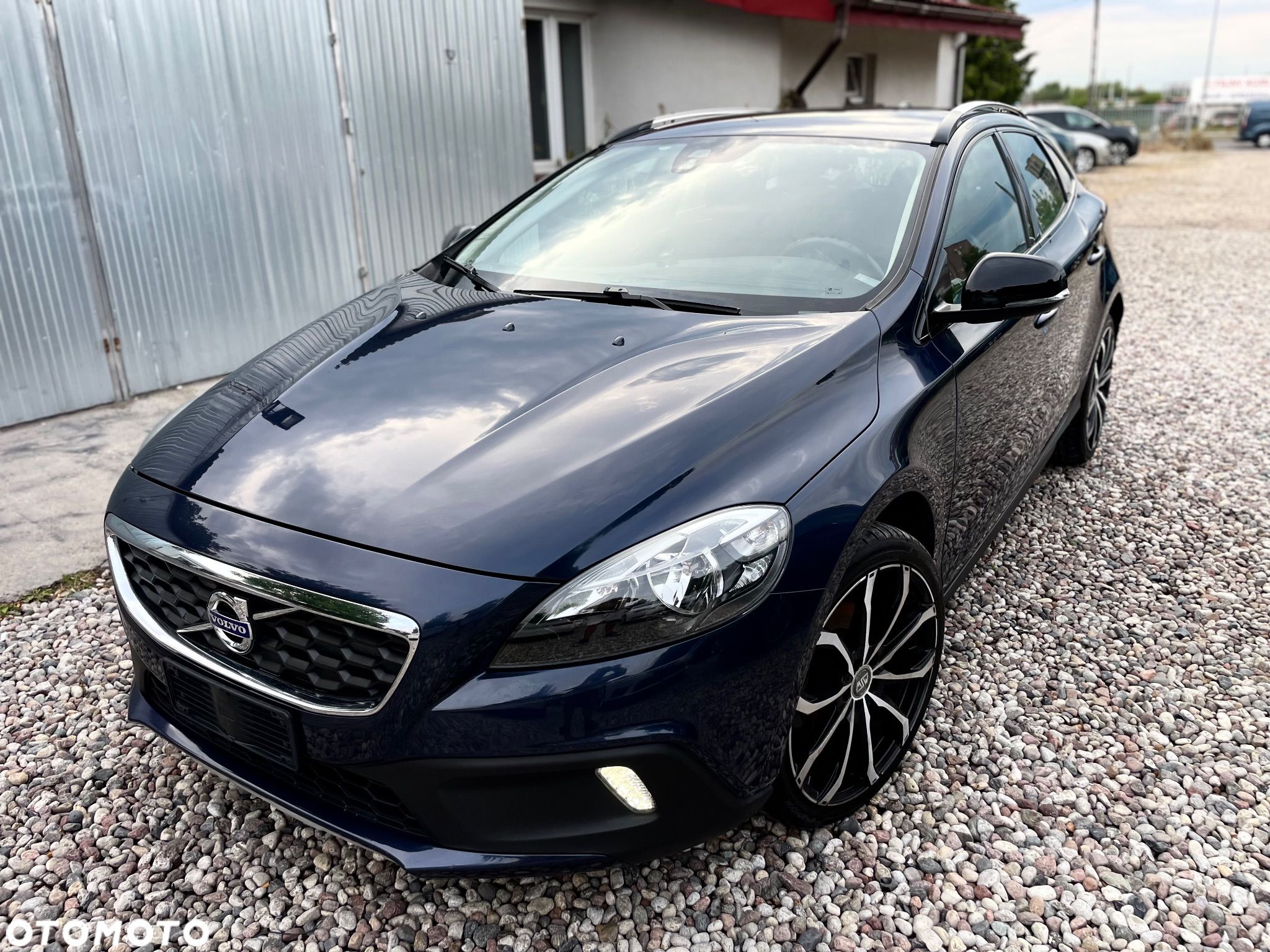 Volvo V40 D2 Momentum - 1
