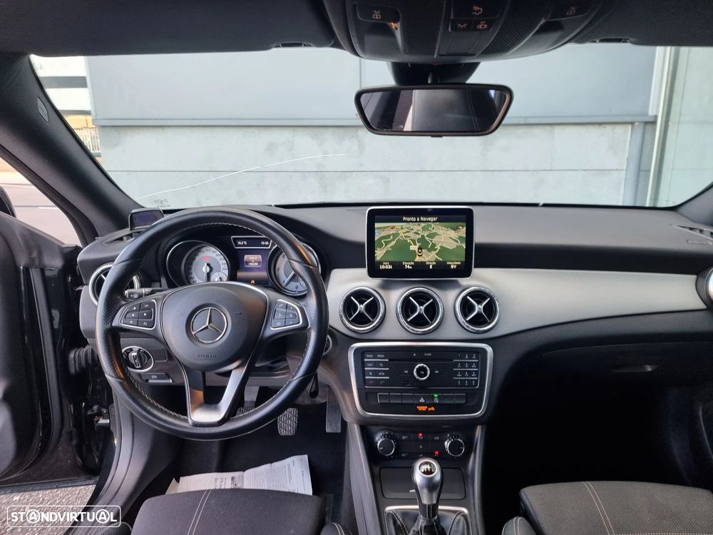 Mercedes-Benz CLA 180 d Shooting Brake Urban - 21