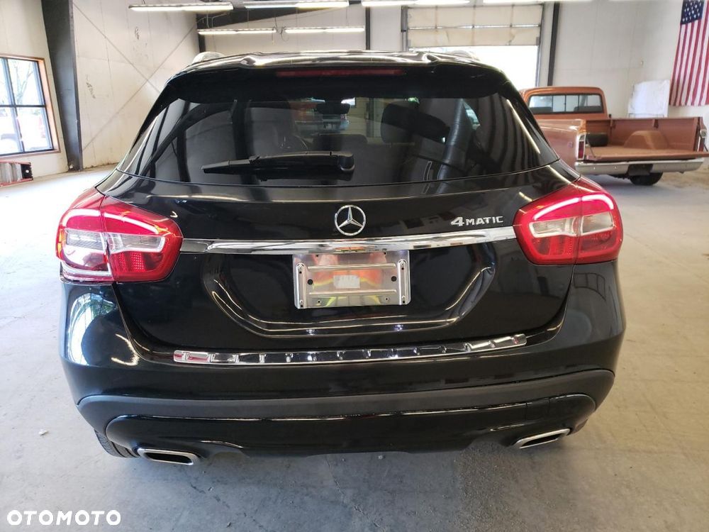 Mercedes-Benz GLA 250 4-Matic - 3