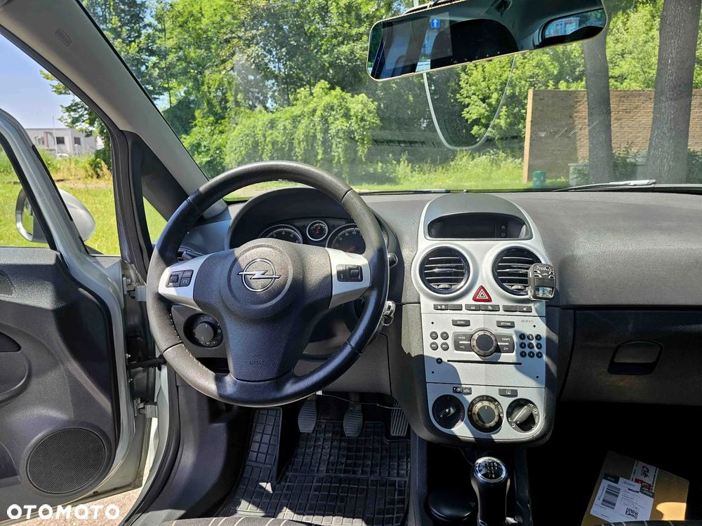 Opel Corsa 1.4 16V Innovation - 11