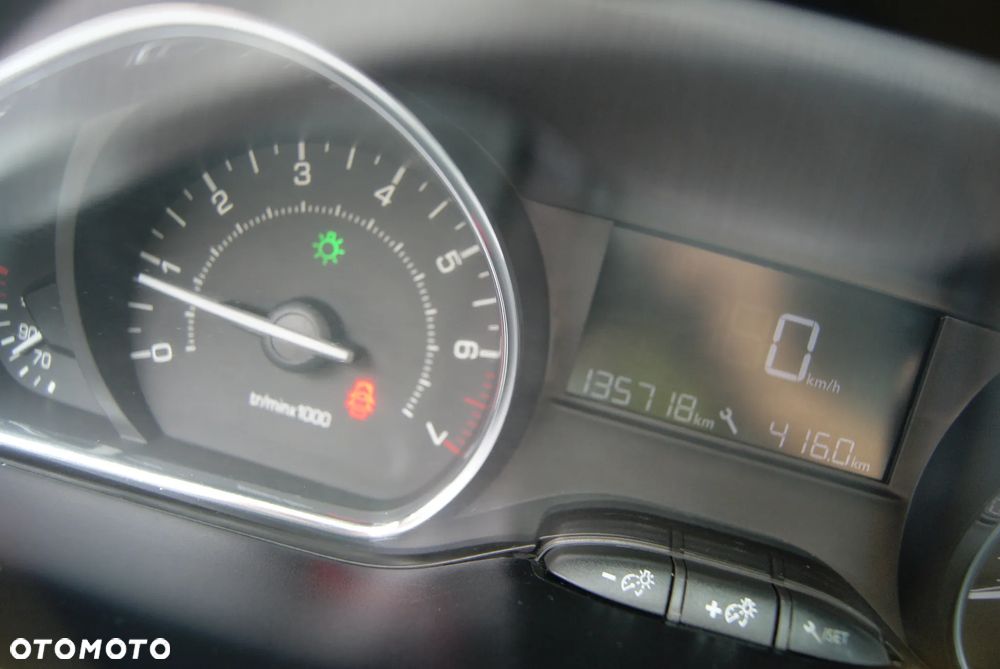 Peugeot 2008 1.2 Pure Tech Style - 31