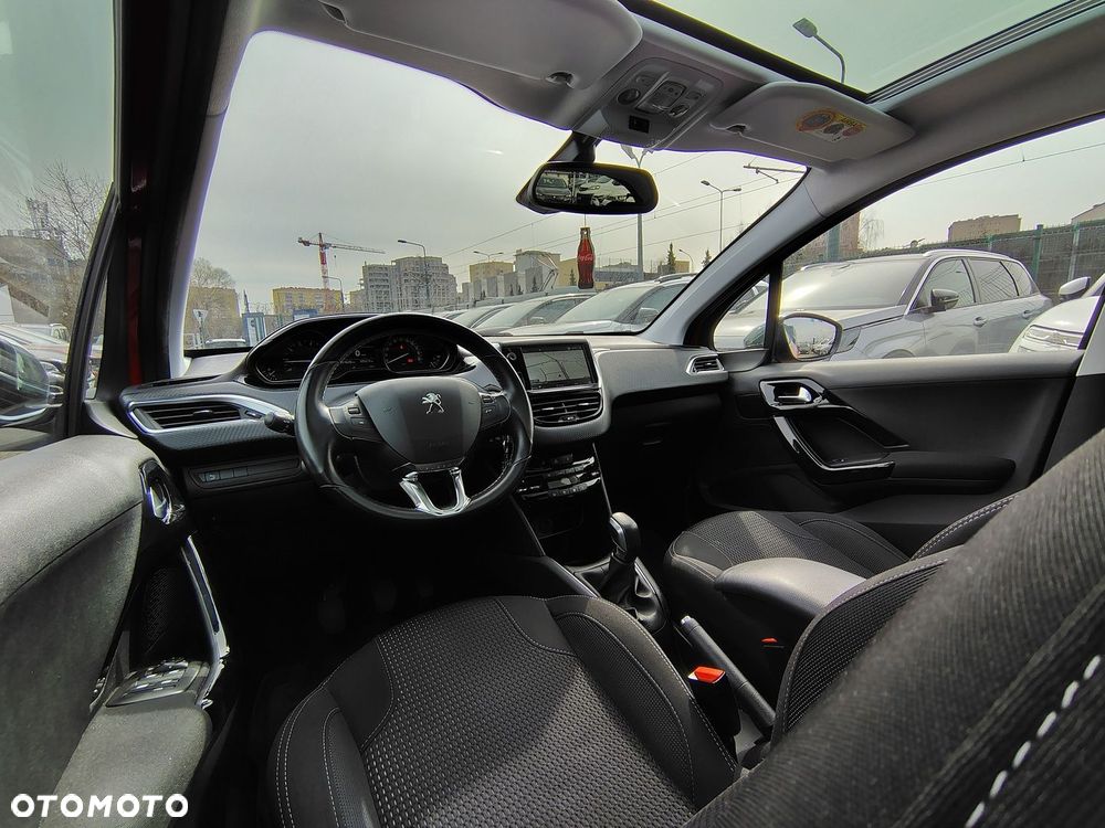 Peugeot 208 1.2 PureTech Allure - 12