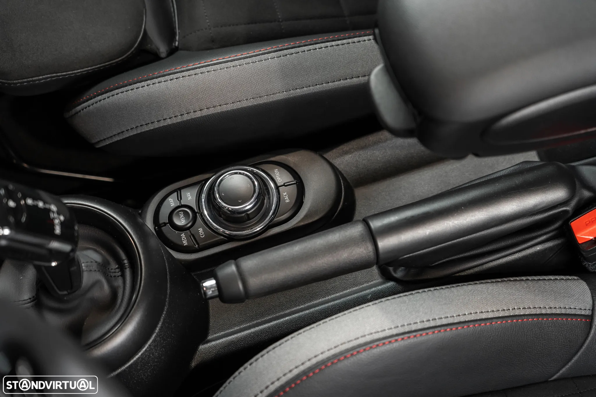 MINI Cabrio John Cooper Works Auto Desportiva - 22