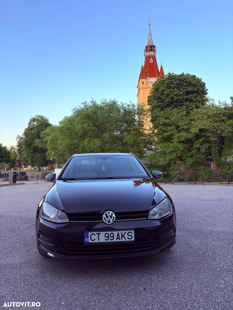 Volkswagen Golf - 1