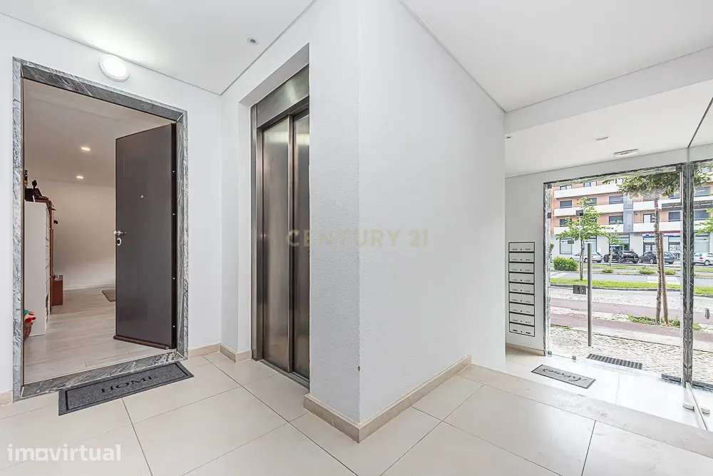 Apartamento T3 de 2023 na Avenida dos Ferroviários - Grande imagem: 4/26