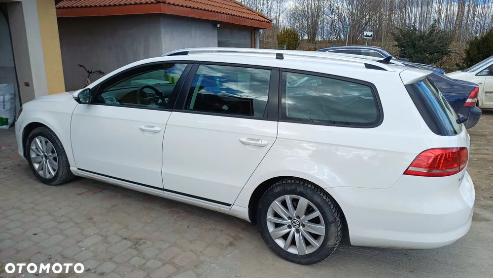 Volkswagen Passat 2.0 TDI DSG BlueMotion Technology Comfortline - 2