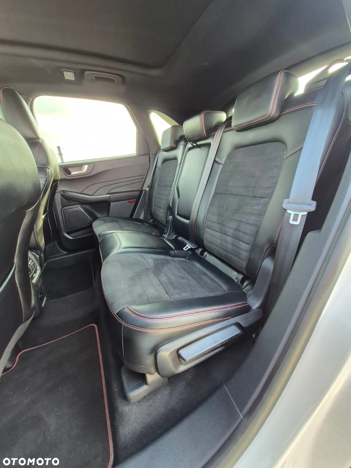 Ford Kuga 2.5 FHEV FWD ST-Line - 18