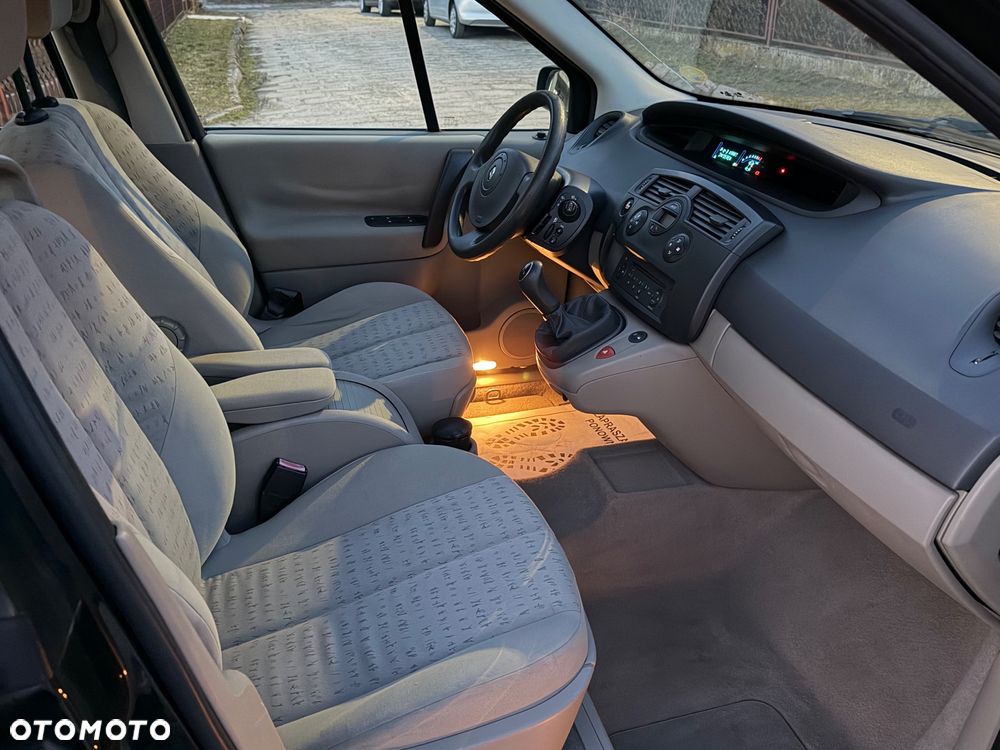 Renault Grand Scenic - 14