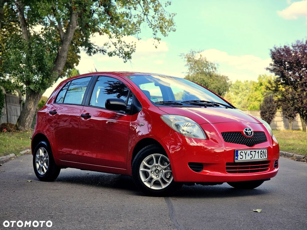 Toyota Yaris 1.3 Luna Premium - 2