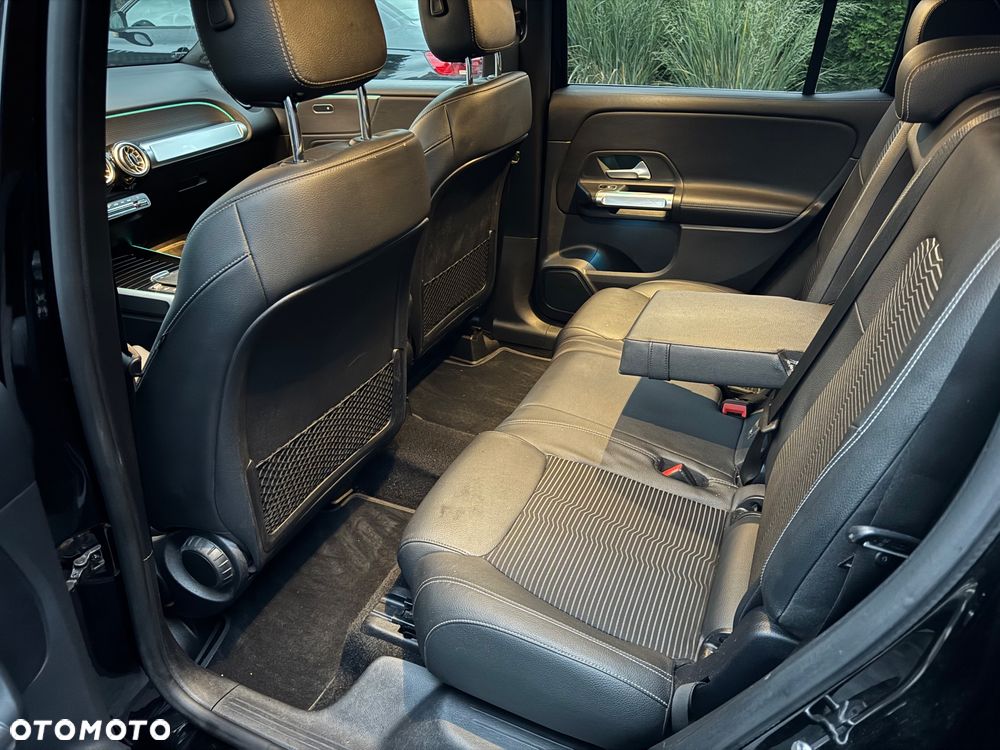 Mercedes-Benz GLB 250 4-Matic Progressive 8G-DCT - 17