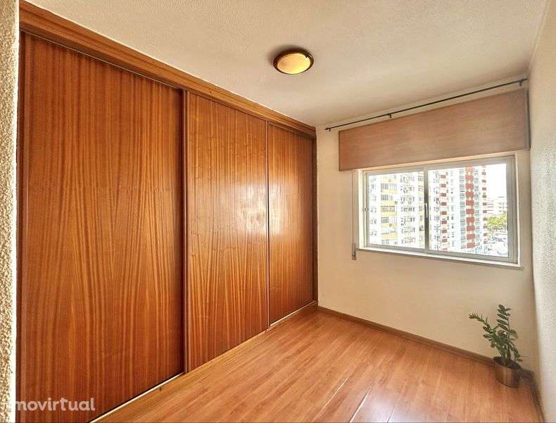 Apartamento T3+1 em localização central FARO - Grande imagem: 5/8
