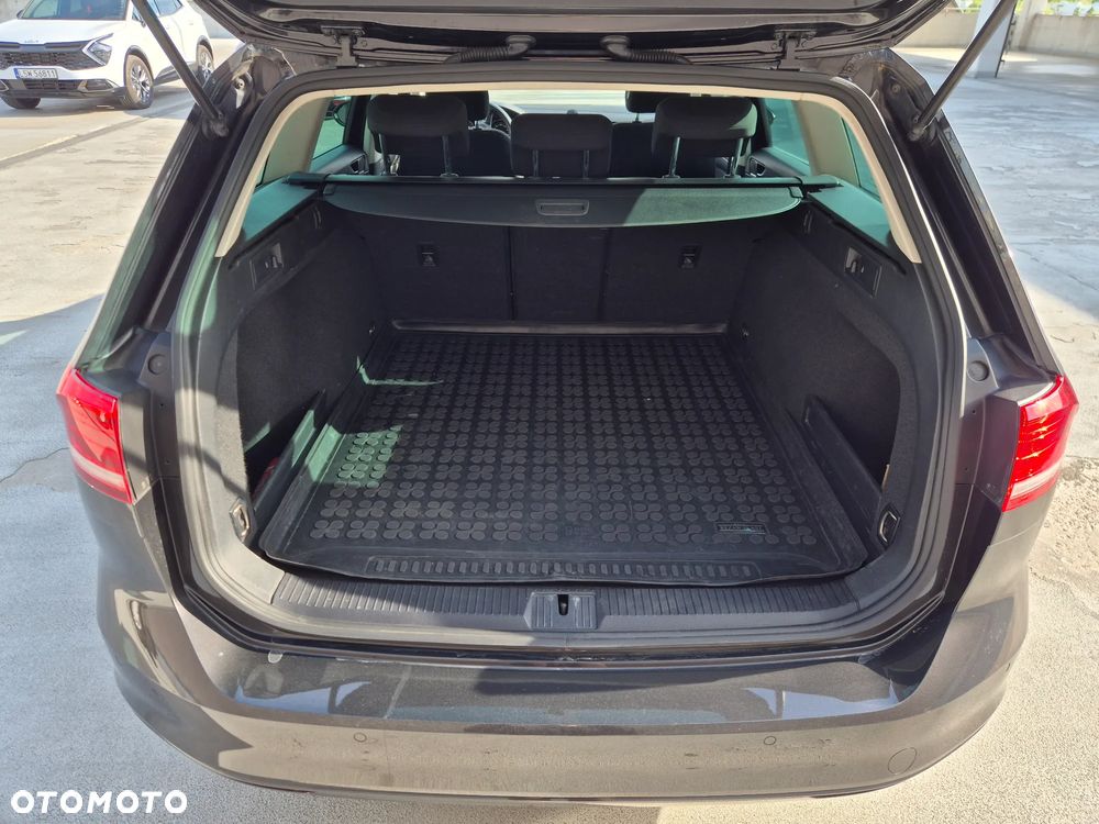 Volkswagen Passat 2.0 TDI BMT Trendline - 8