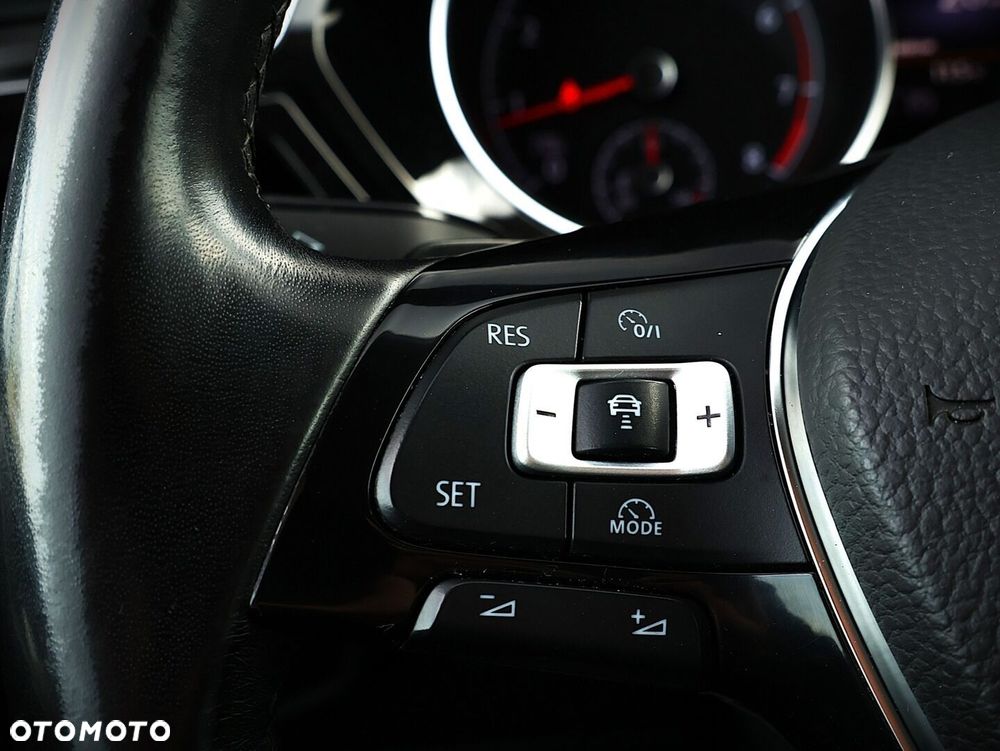 Volkswagen Touran 1.8 TSI BMT Highline DSG - 17