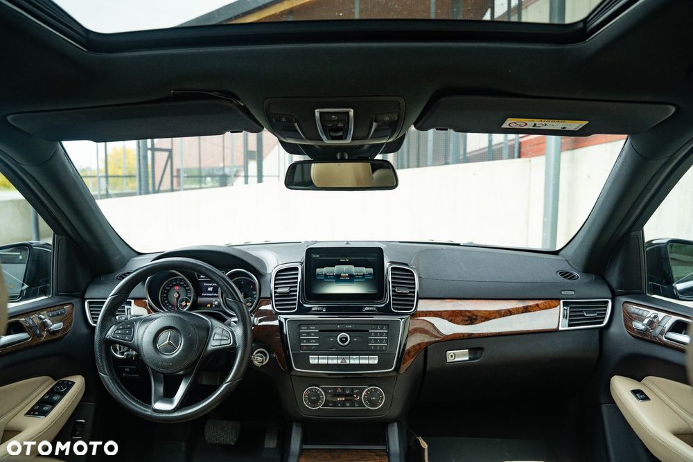 Mercedes-Benz GLS - 29