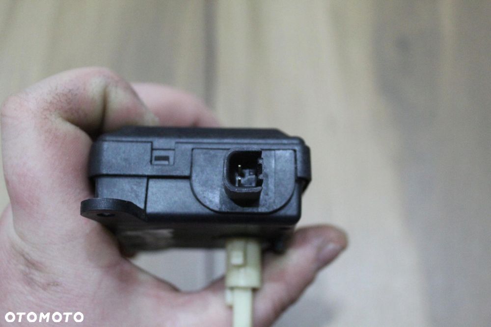 SILNICZEK NAGRZEWNICY OPEL ASTRA H 52431211 - 4