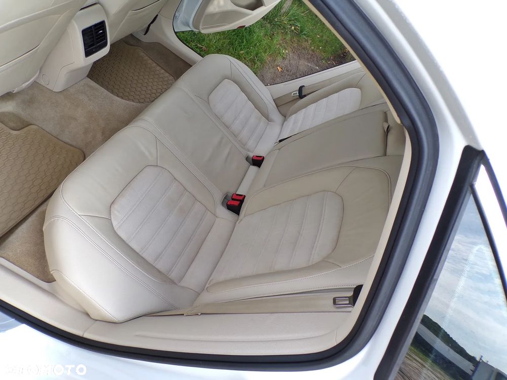 Volkswagen Passat 2.0 TDI SCR Highline DSG - 26