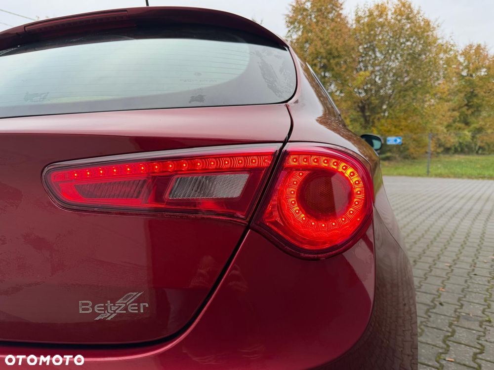 Alfa Romeo Giulietta 2.0 JTDM Distinctive - 6