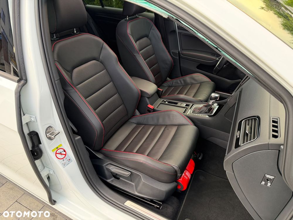 Volkswagen Golf GTI (BlueMotion Technology) DSG Performance - 30