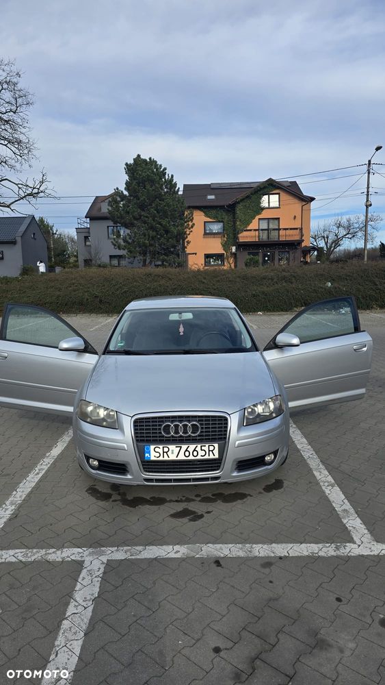 Audi A3 3-drzwiowe 1.6 FSI Ambiente - 1
