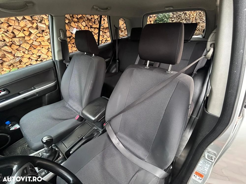 Suzuki Grand Vitara 2.4i JLX - 13