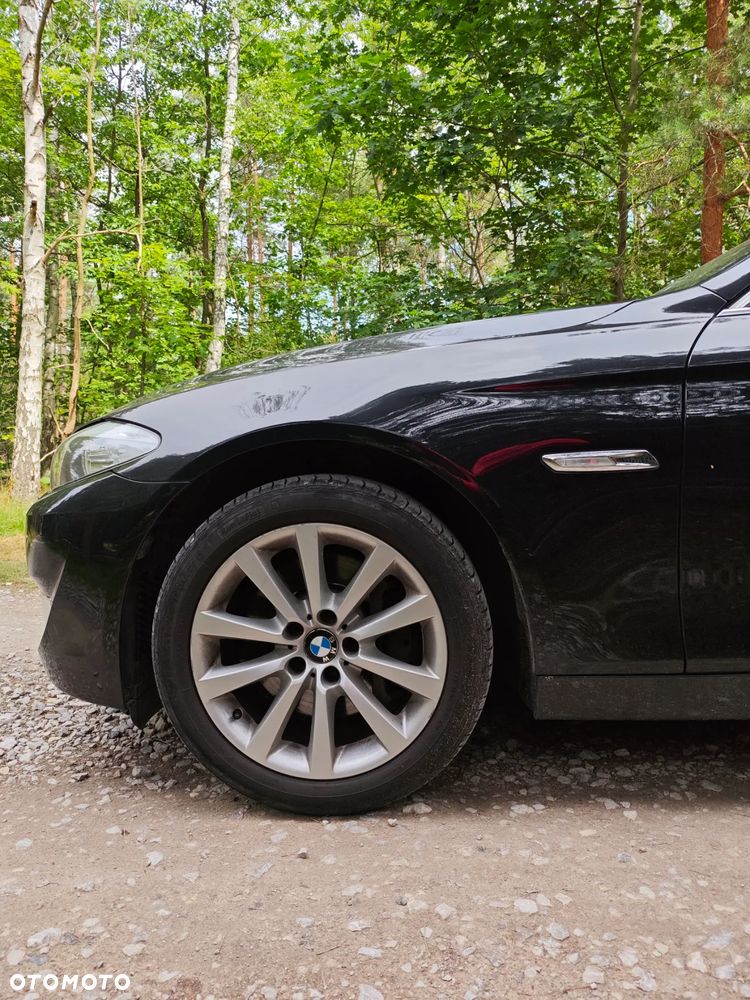 BMW Seria 5 525d xDrive Luxury Line - 22