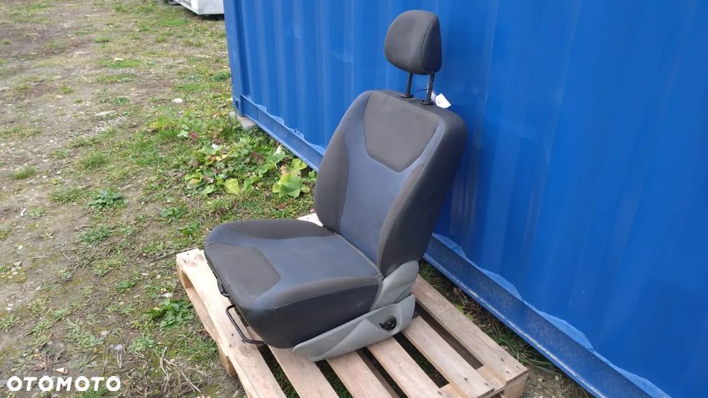 FOTEL KIEROWCY TRAFIC VIVARO PRIMASTAR 01- NO 925/145 - 2